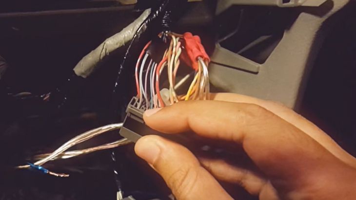 Connecting the remote wire to the ACC wire